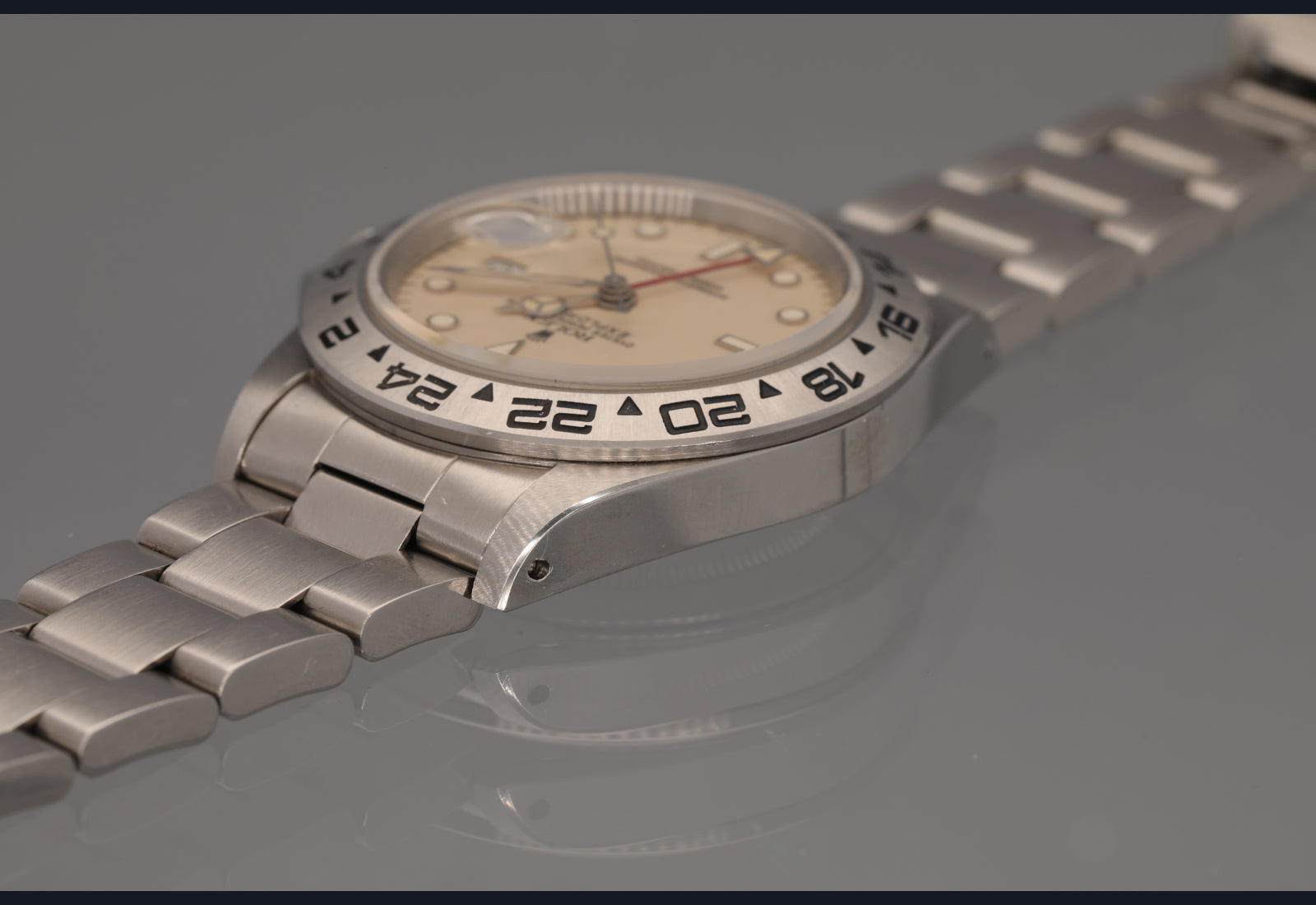Smooth Cream Rail Dial 16550 1984