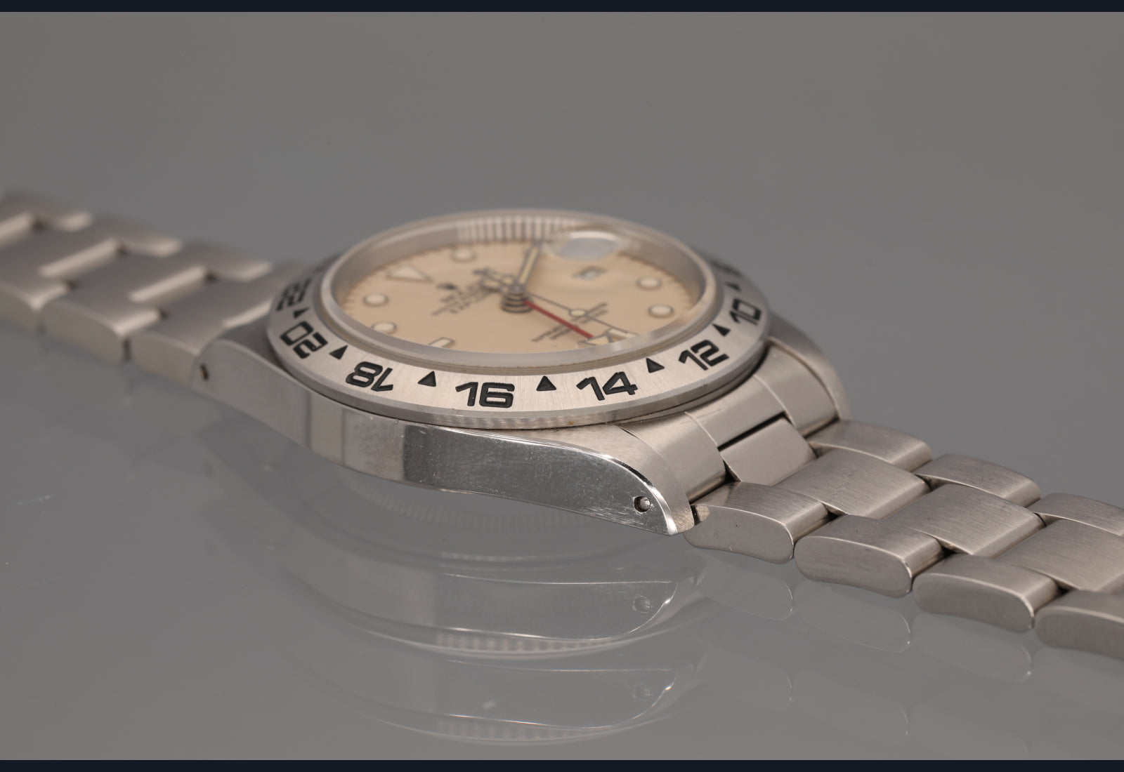 Smooth Cream Rail Dial 16550 1984
