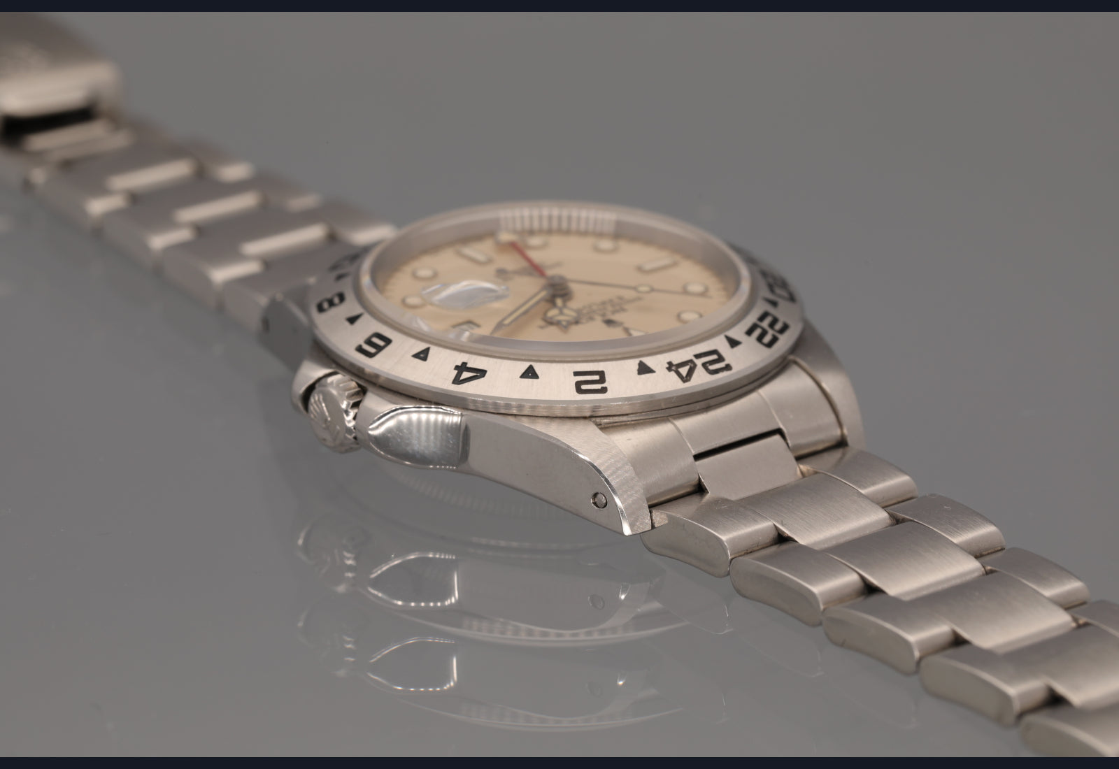 Smooth Cream Rail Dial 16550 1984