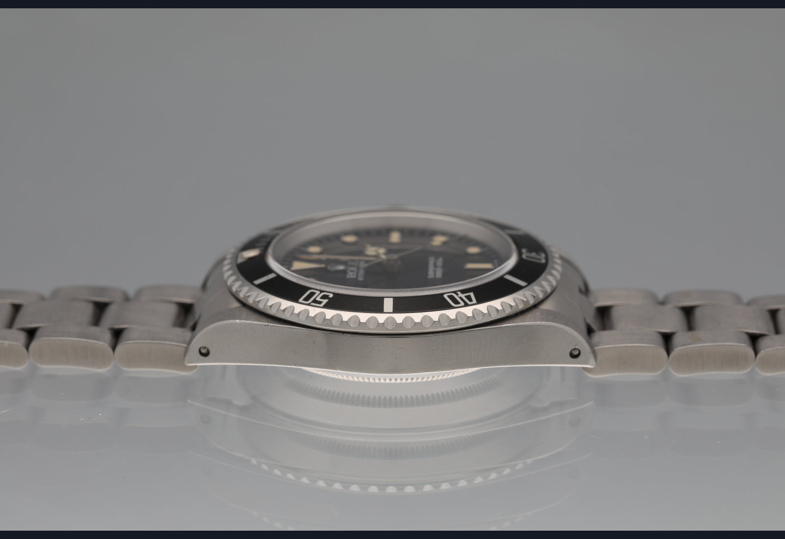 Super Sharp 14060 Neovintage Non-Date Submariner with heavy Patina Box and Papers incl