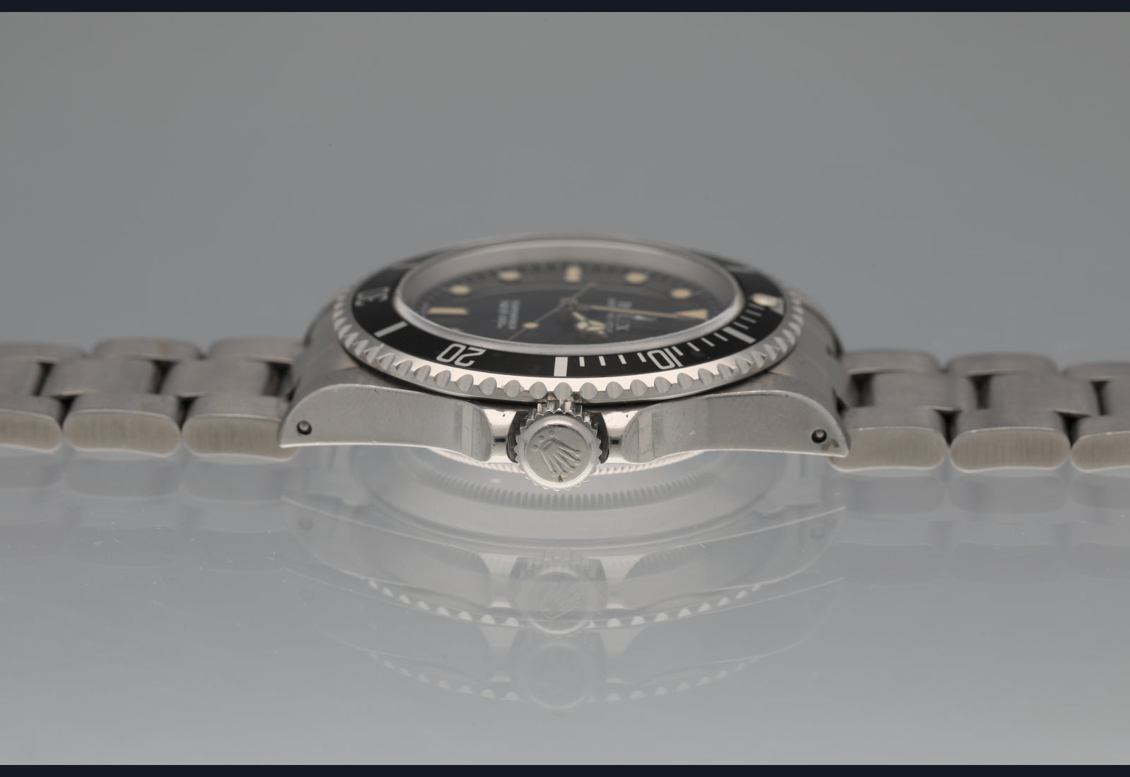 Super Sharp 14060 Neovintage Non-Date Submariner with heavy Patina Box and Papers incl