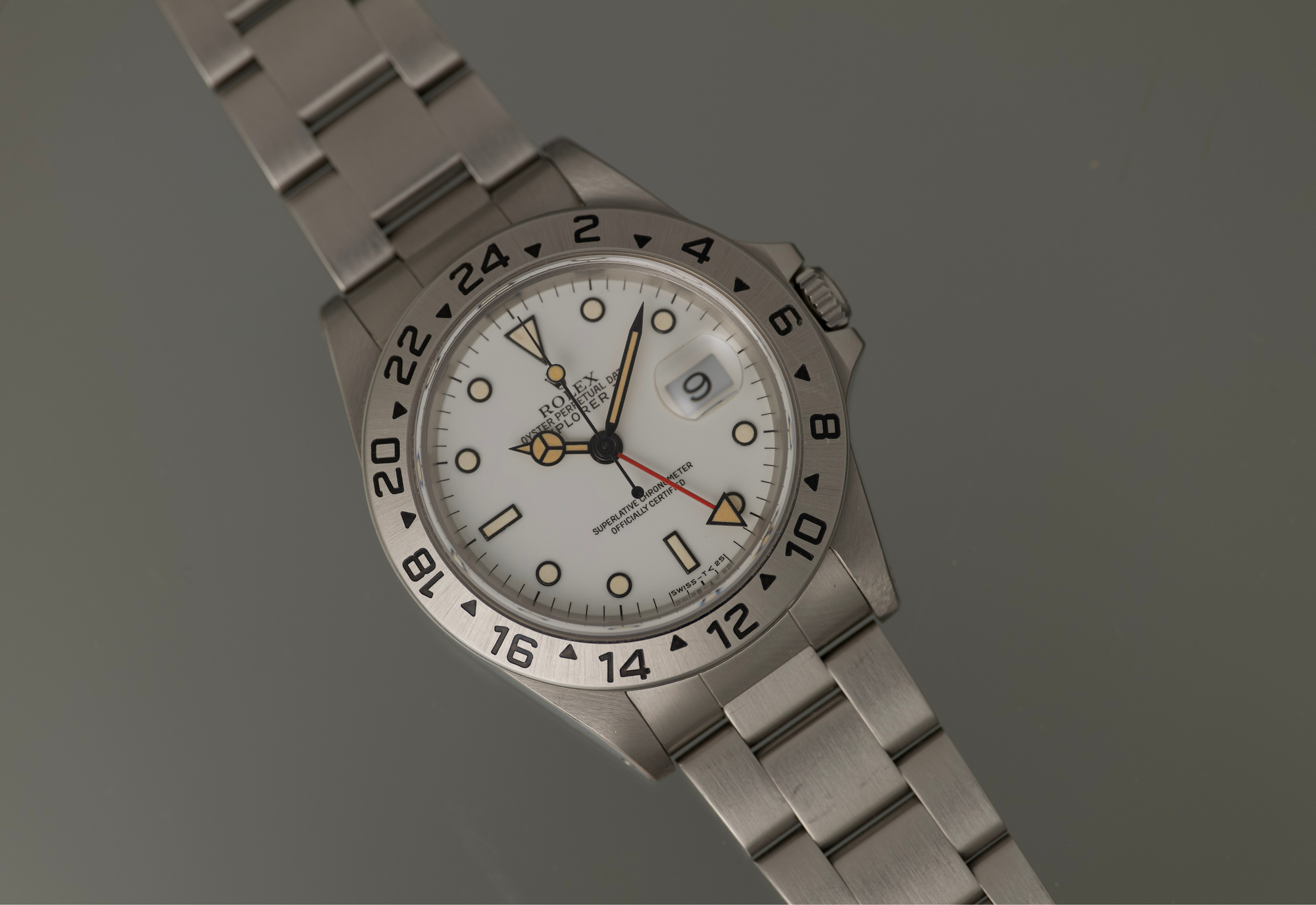 Polar Explorer 16570 from 1997 super sharp case