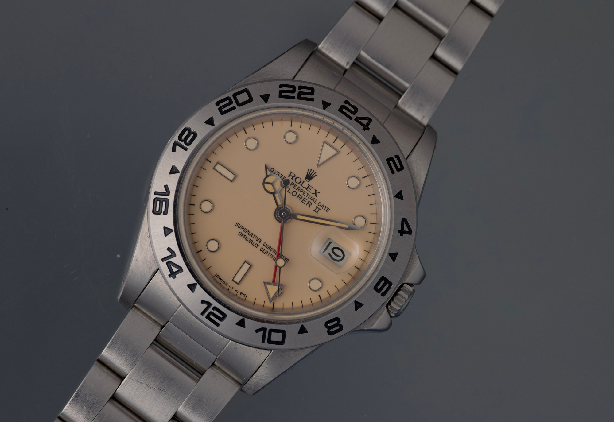 Smooth Cream Rail Dial 16550 1984