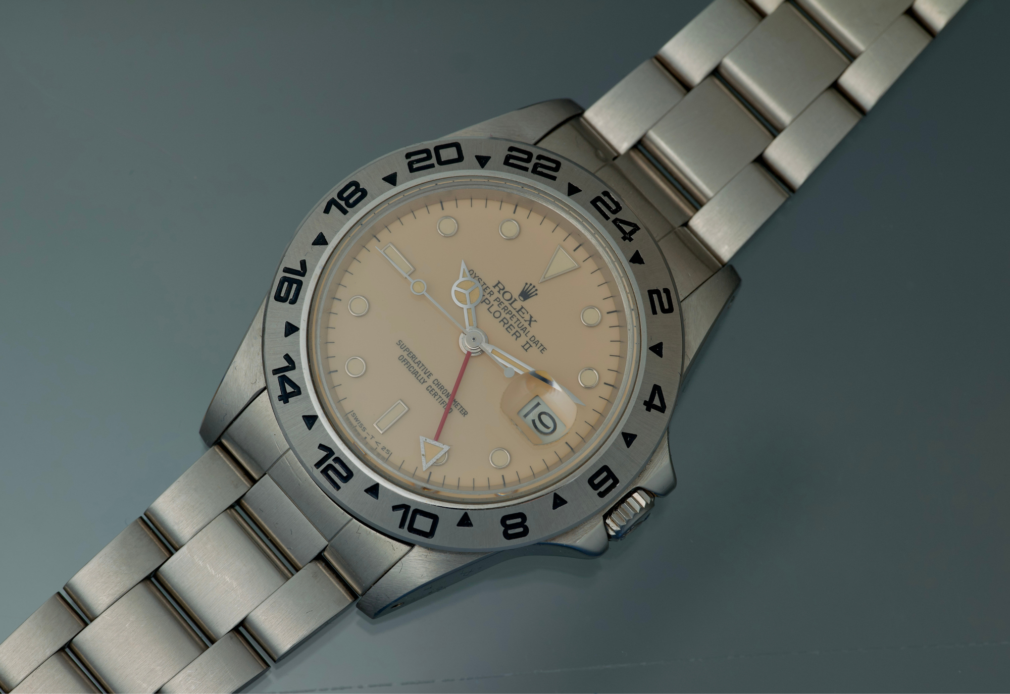Smooth Cream Rail Dial 16550 1984