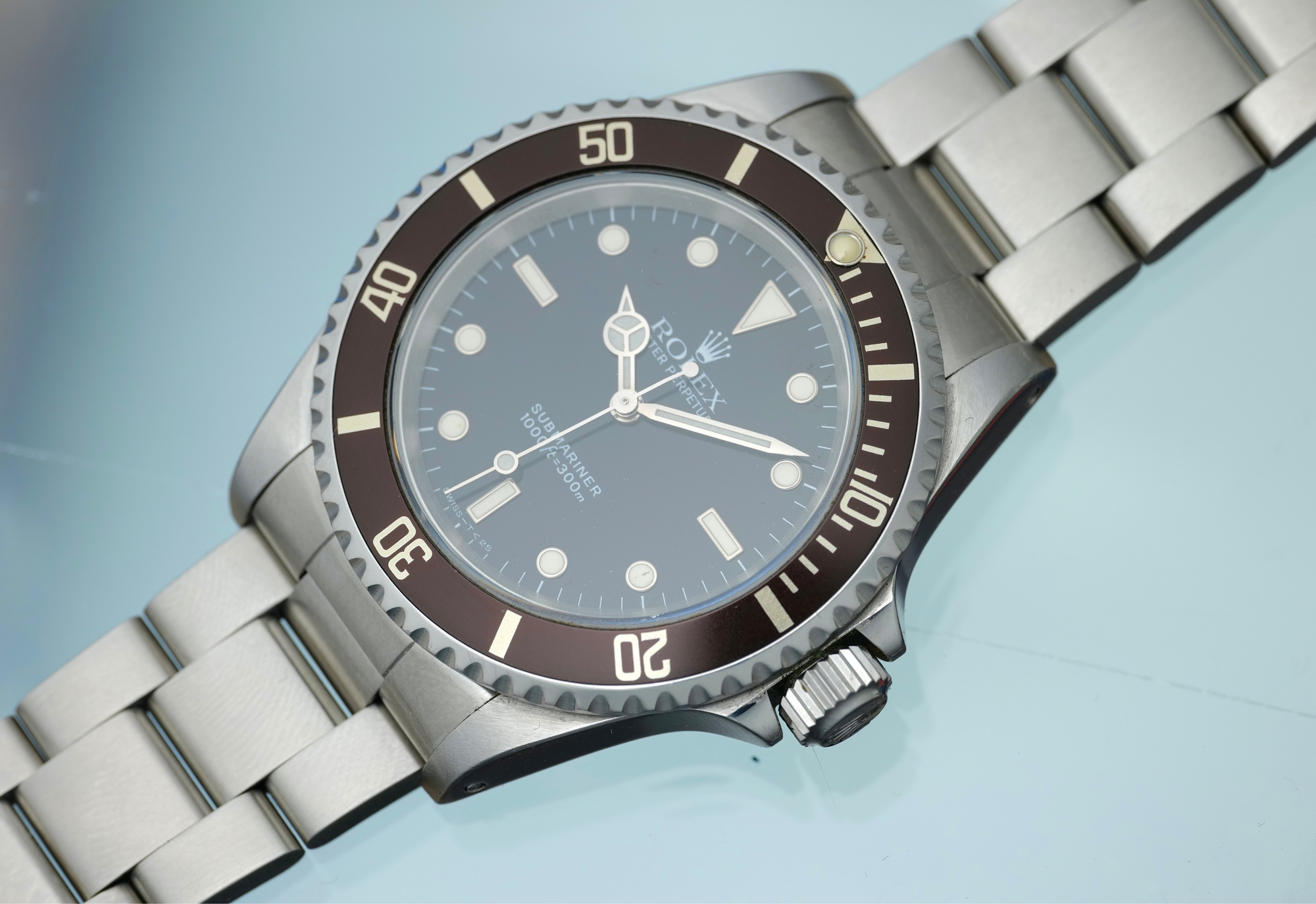 14060 Sharp looking non date sub brown bezel
