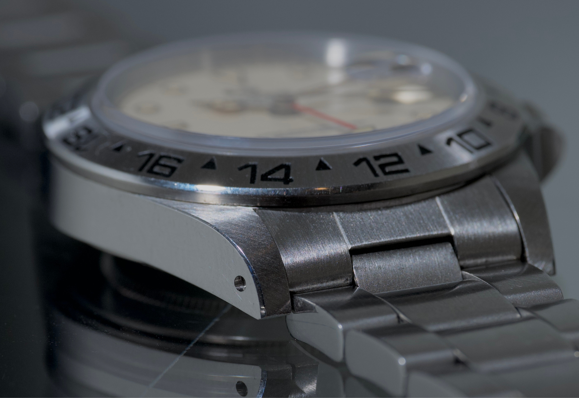 Explorer 16550 Cream Rail Dial With Box and Papers - 1985