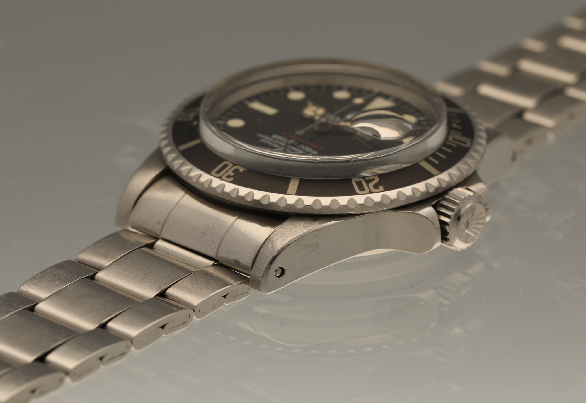 for cream lovers only - Red 1680 Submariner date
