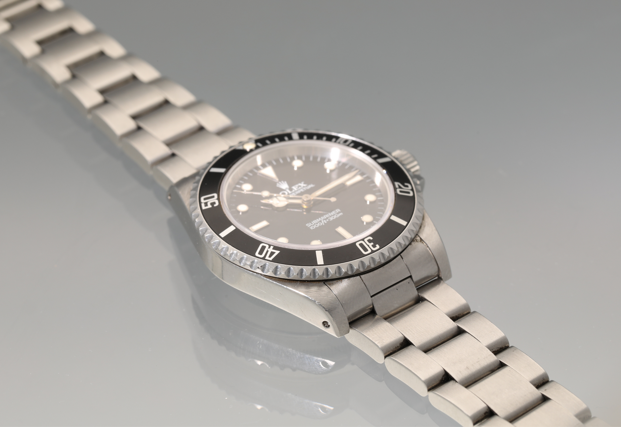 14060 Diving with a Textured flair