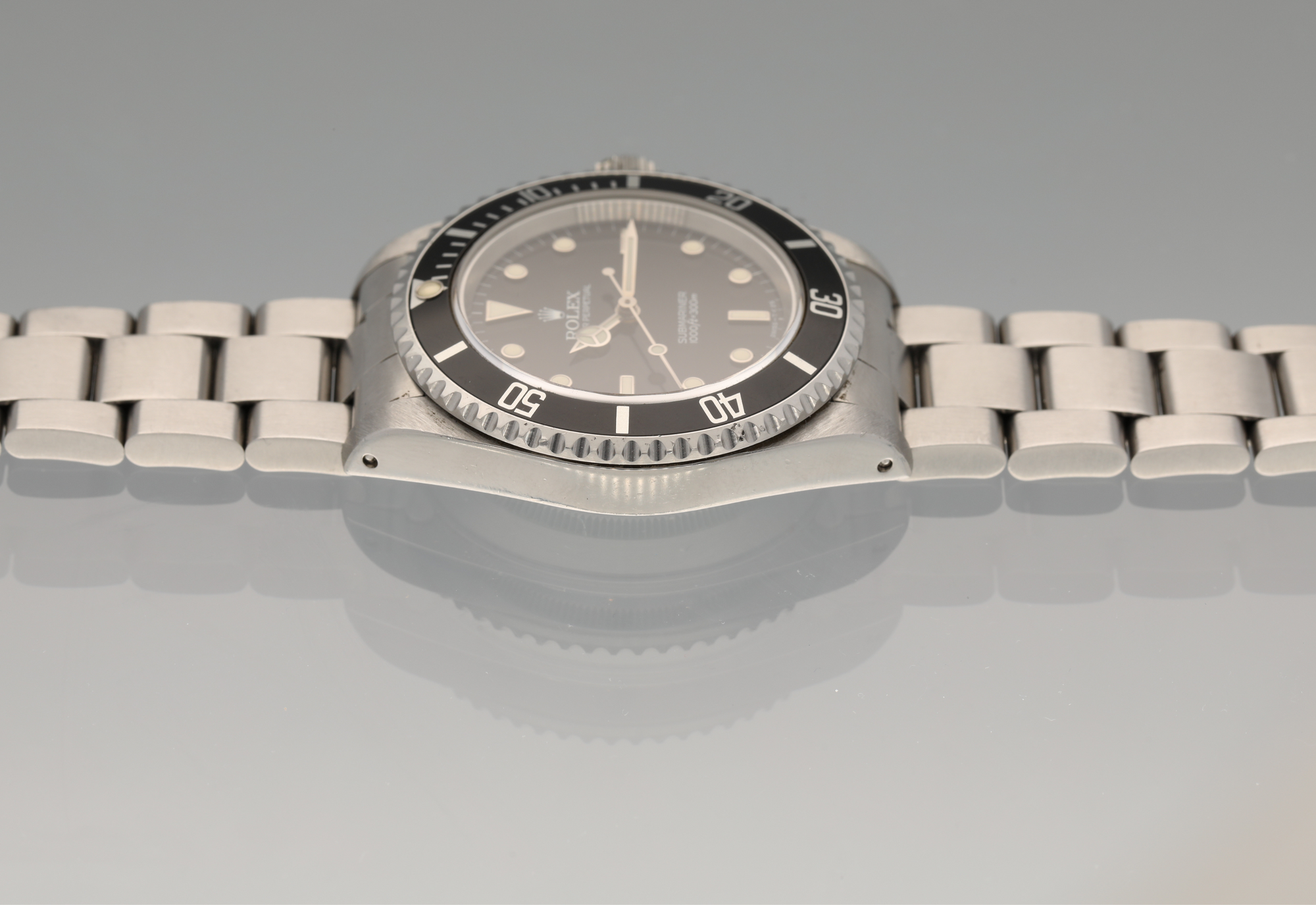 14060 Diving with a Textured flair