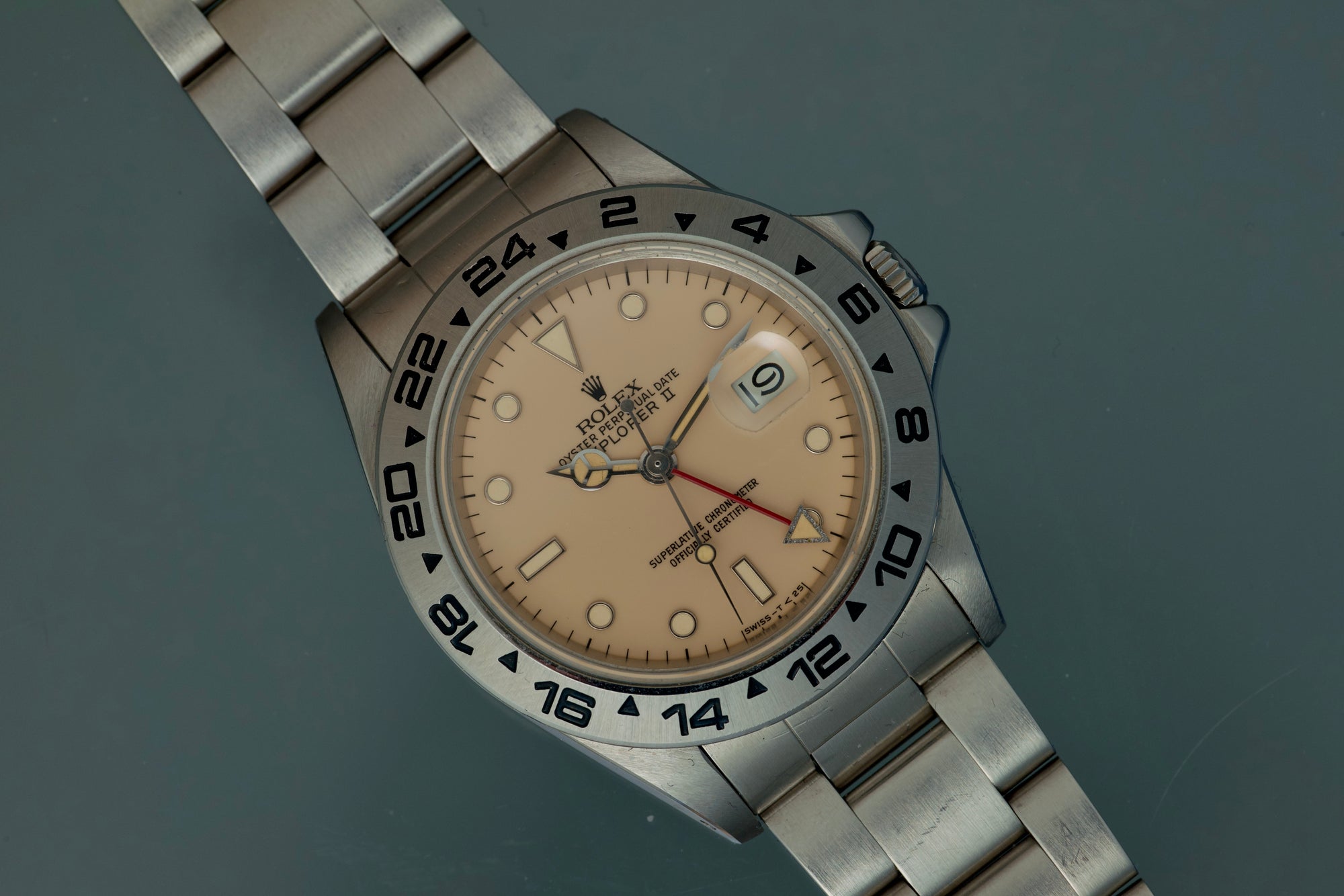 Smooth Cream Rail Dial 16550 1984