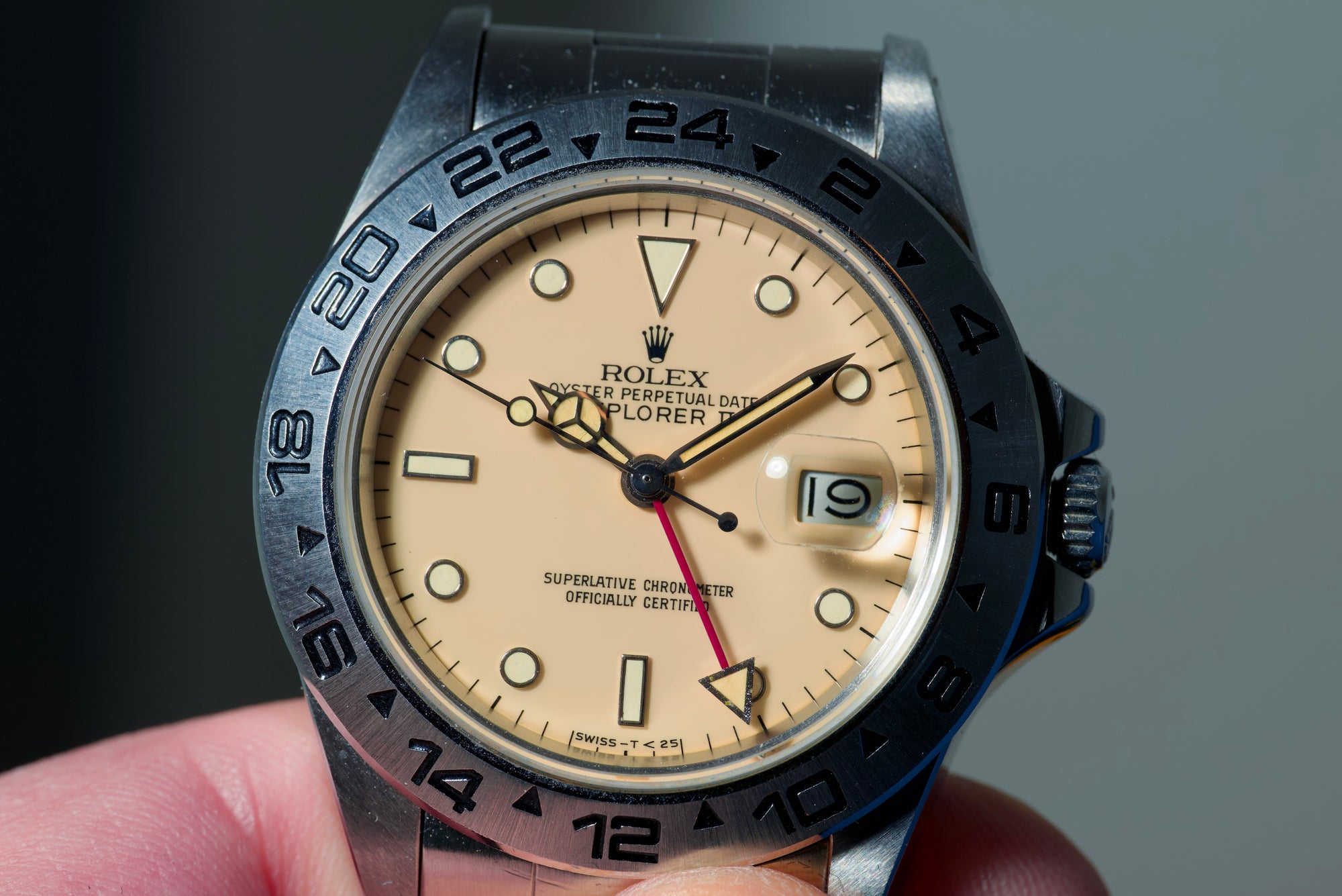 Smooth Cream Rail Dial 16550 1984