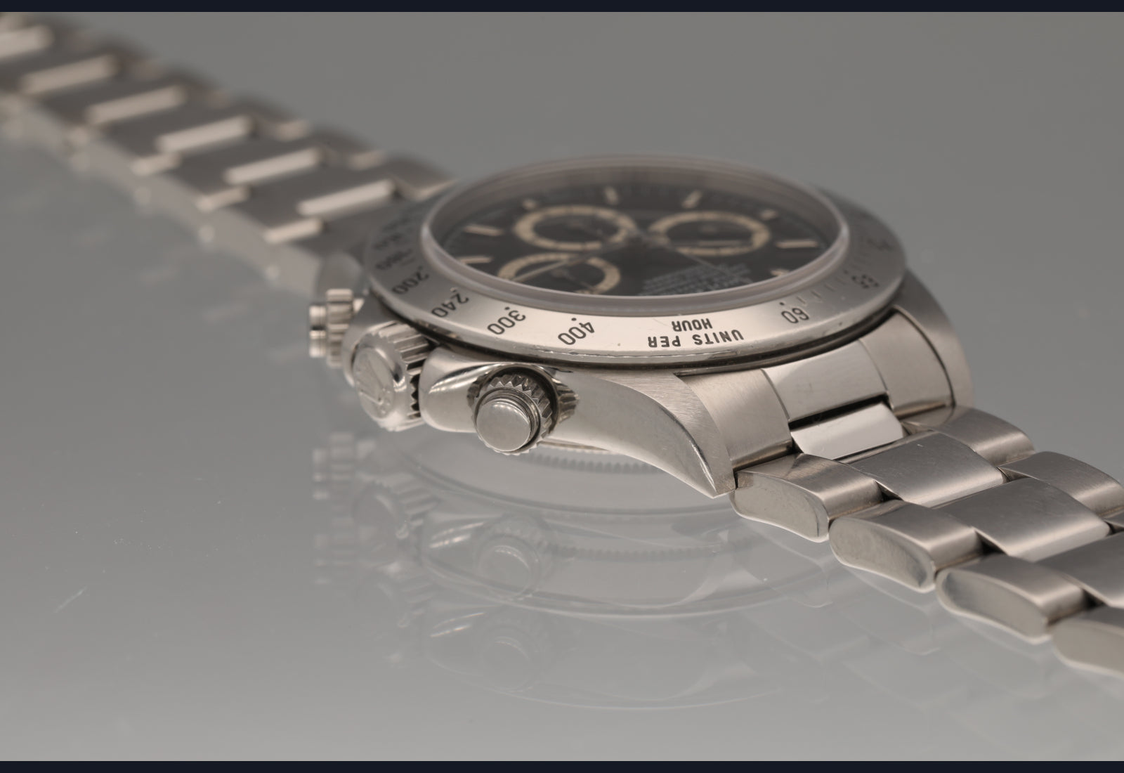 16520 straight 6 with cream subdials from 1998