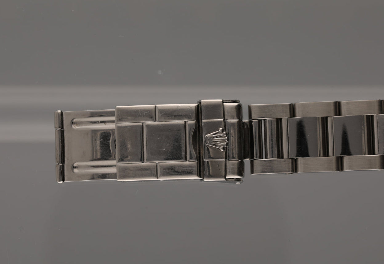 16520 straight 6 with cream subdials from 1998
