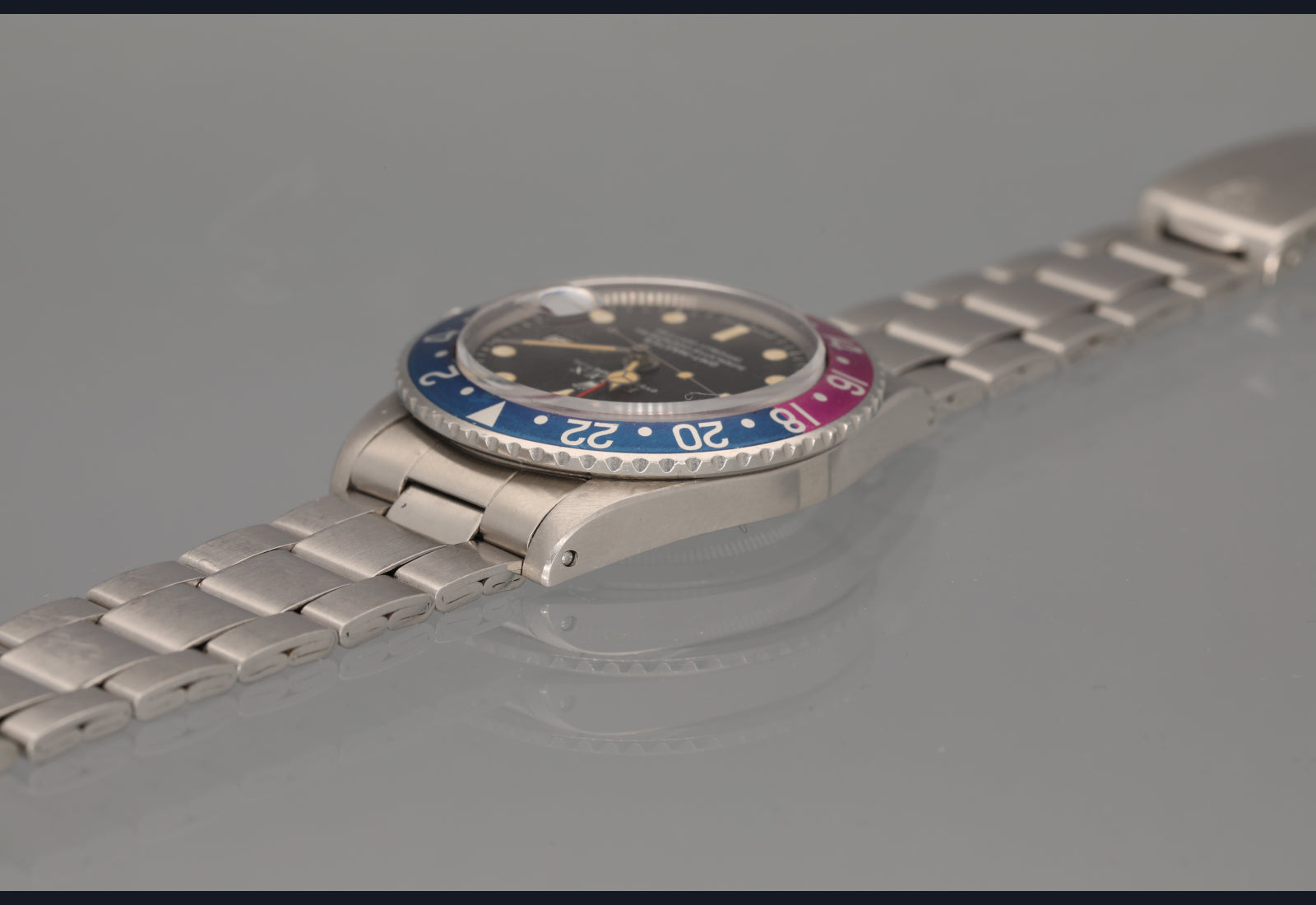 1972 1675 MK1 Fuchsia GMT