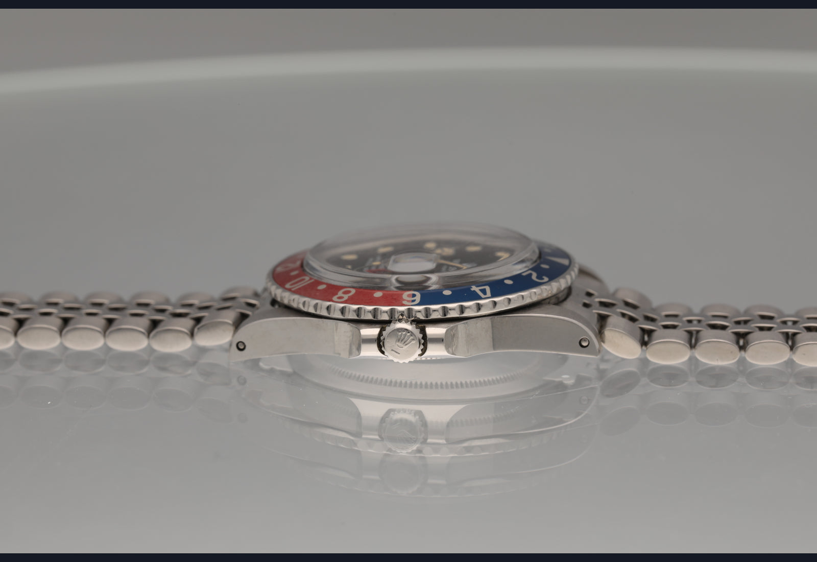 1675 MK2 from 1973 with a stunning insert and crisp case