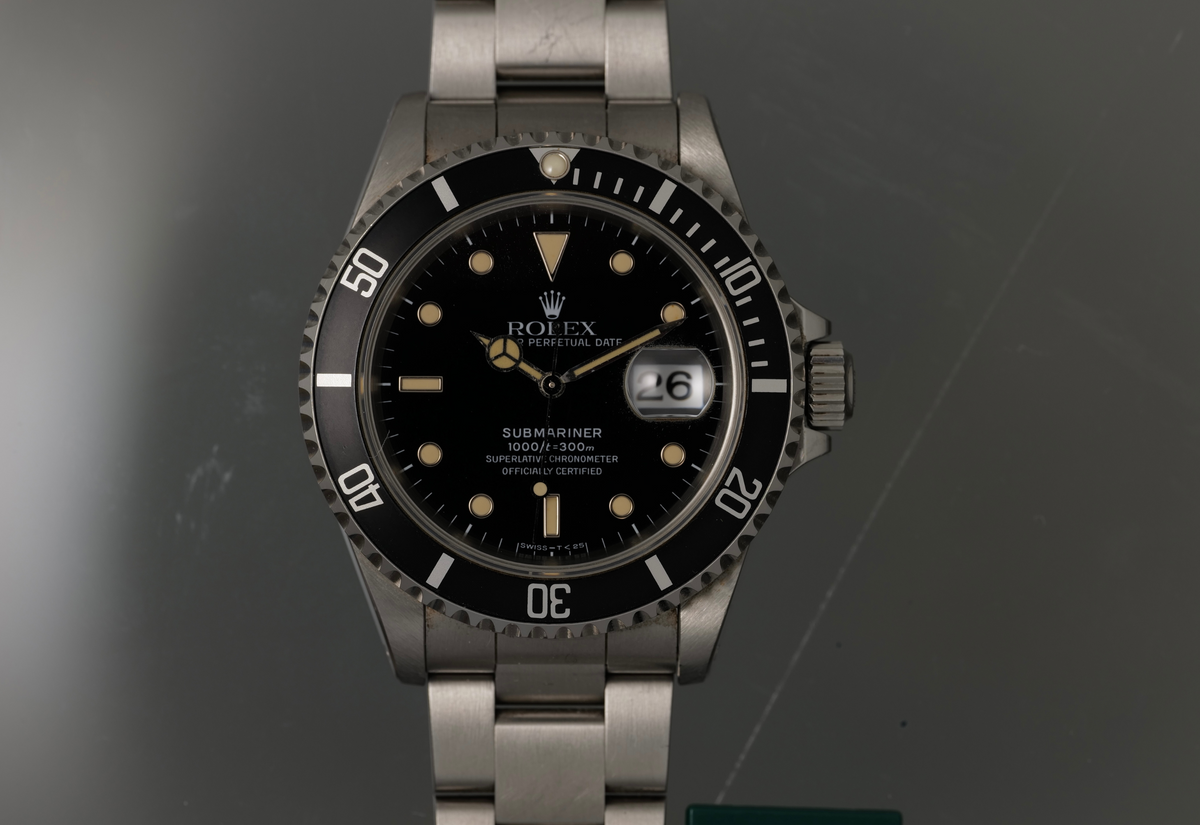 Rolex 16610 Submariner date 1995 Box and Papers amazing shape