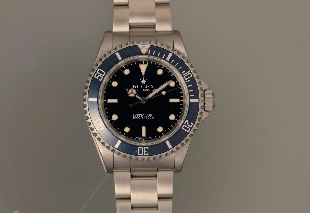 14060 No Date Light cream and navy bezel