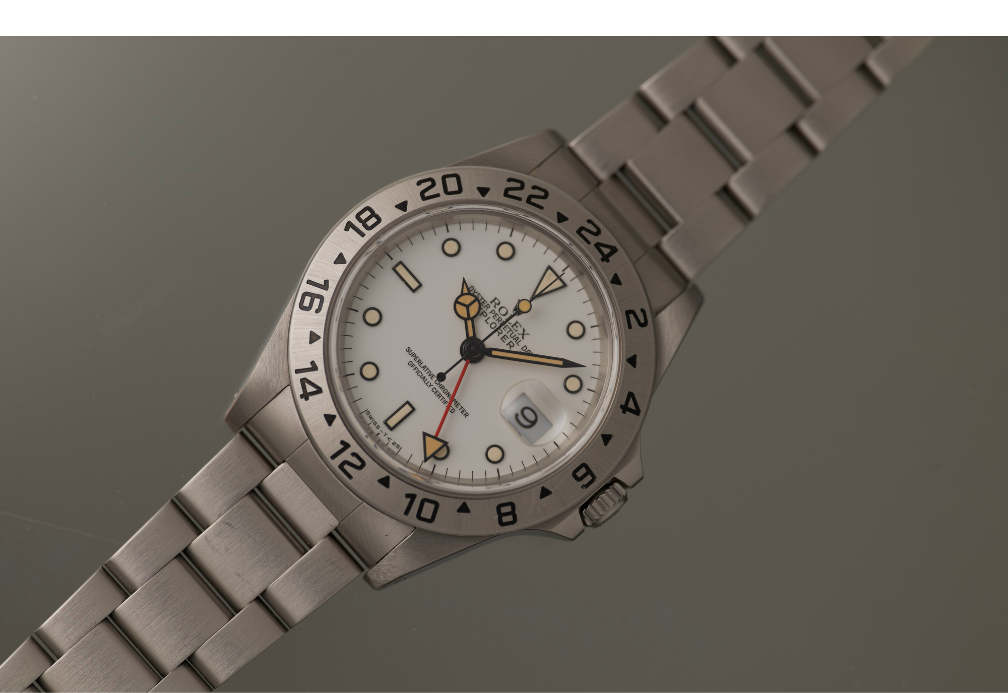 Polar Explorer 16570 from 1997 super sharp case