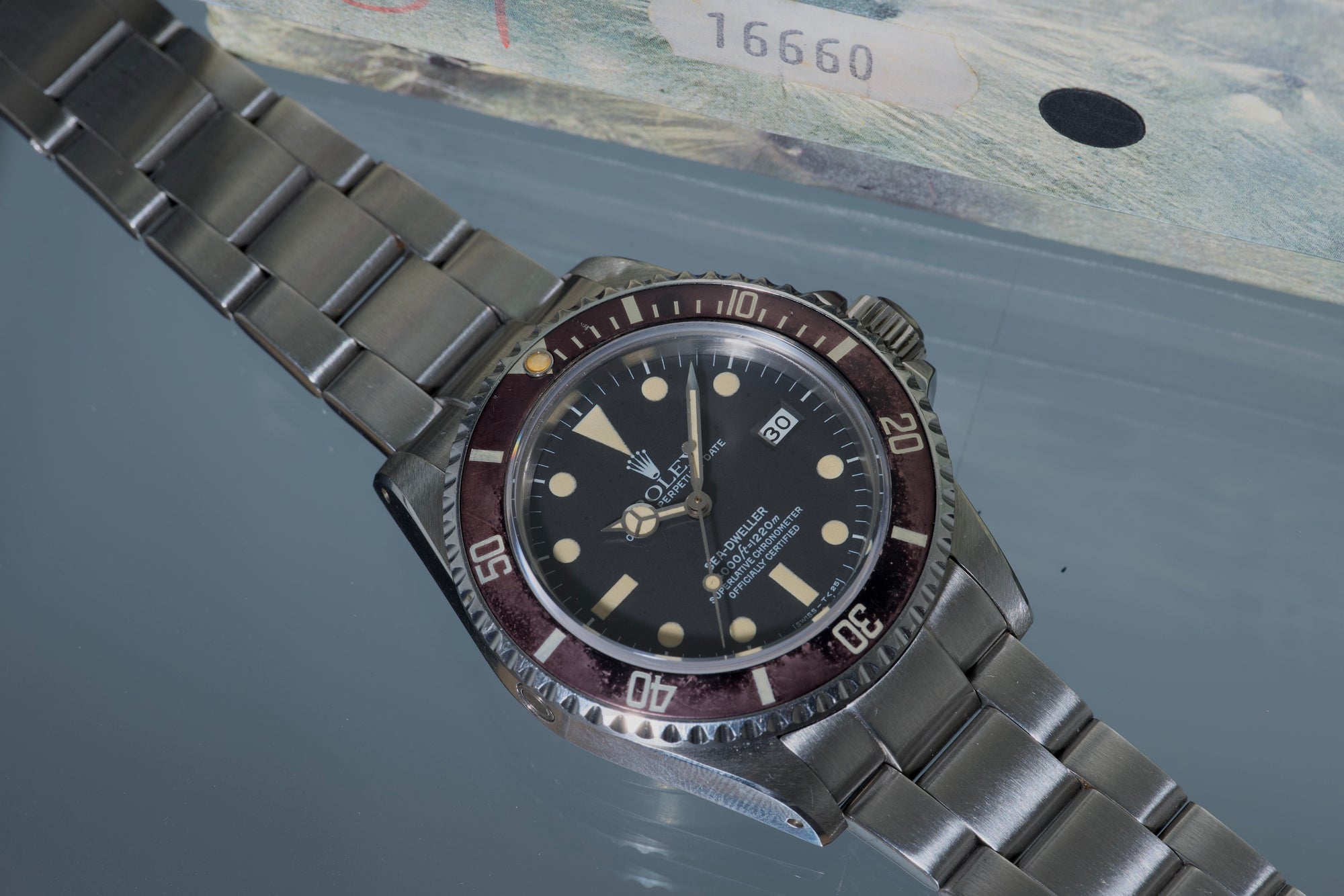 Matte Dial 16660 from the 80s with box and papers - superb !