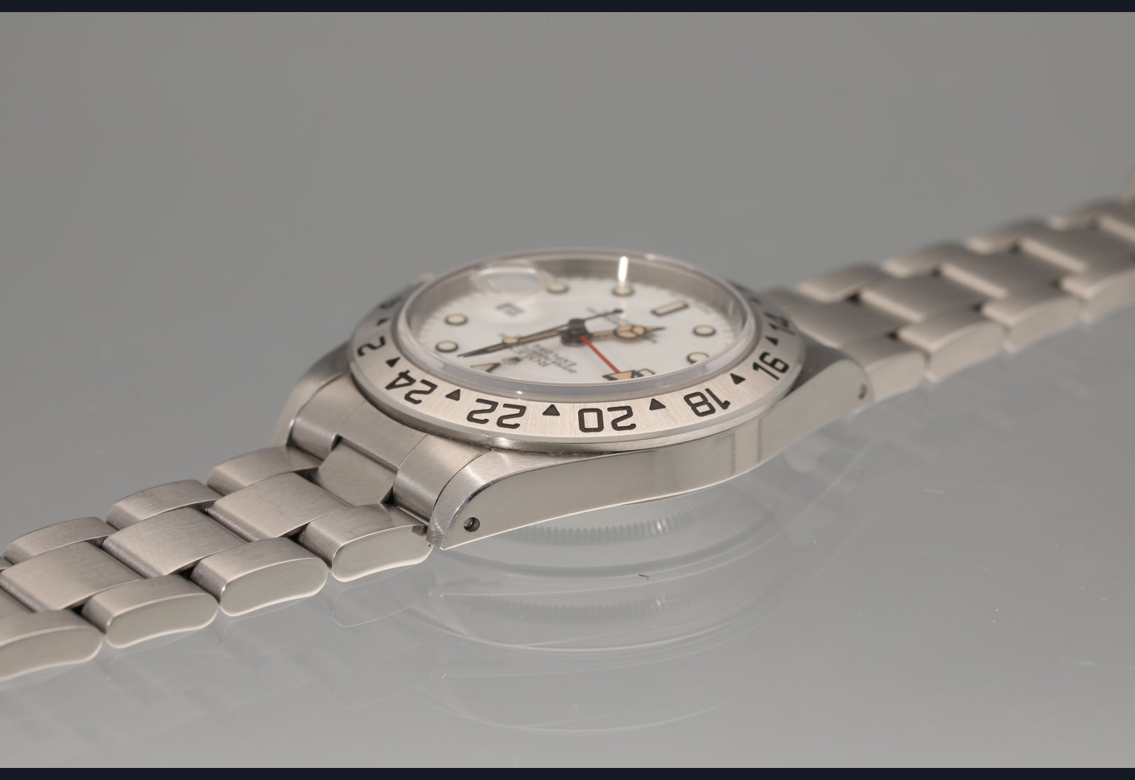 Polar Explorer 16570 from 1997 super sharp case
