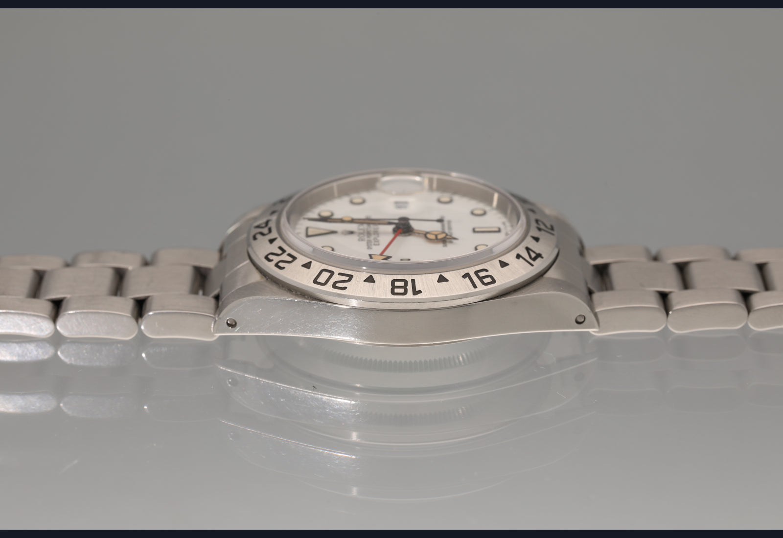 Polar Explorer 16570 from 1997 super sharp case