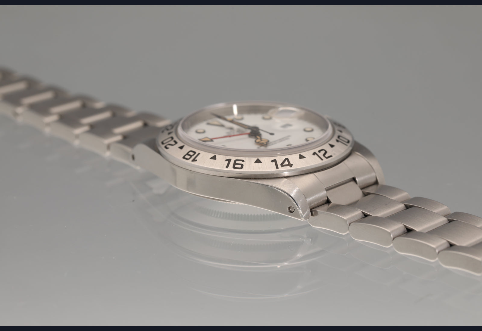 Polar Explorer 16570 from 1997 super sharp case