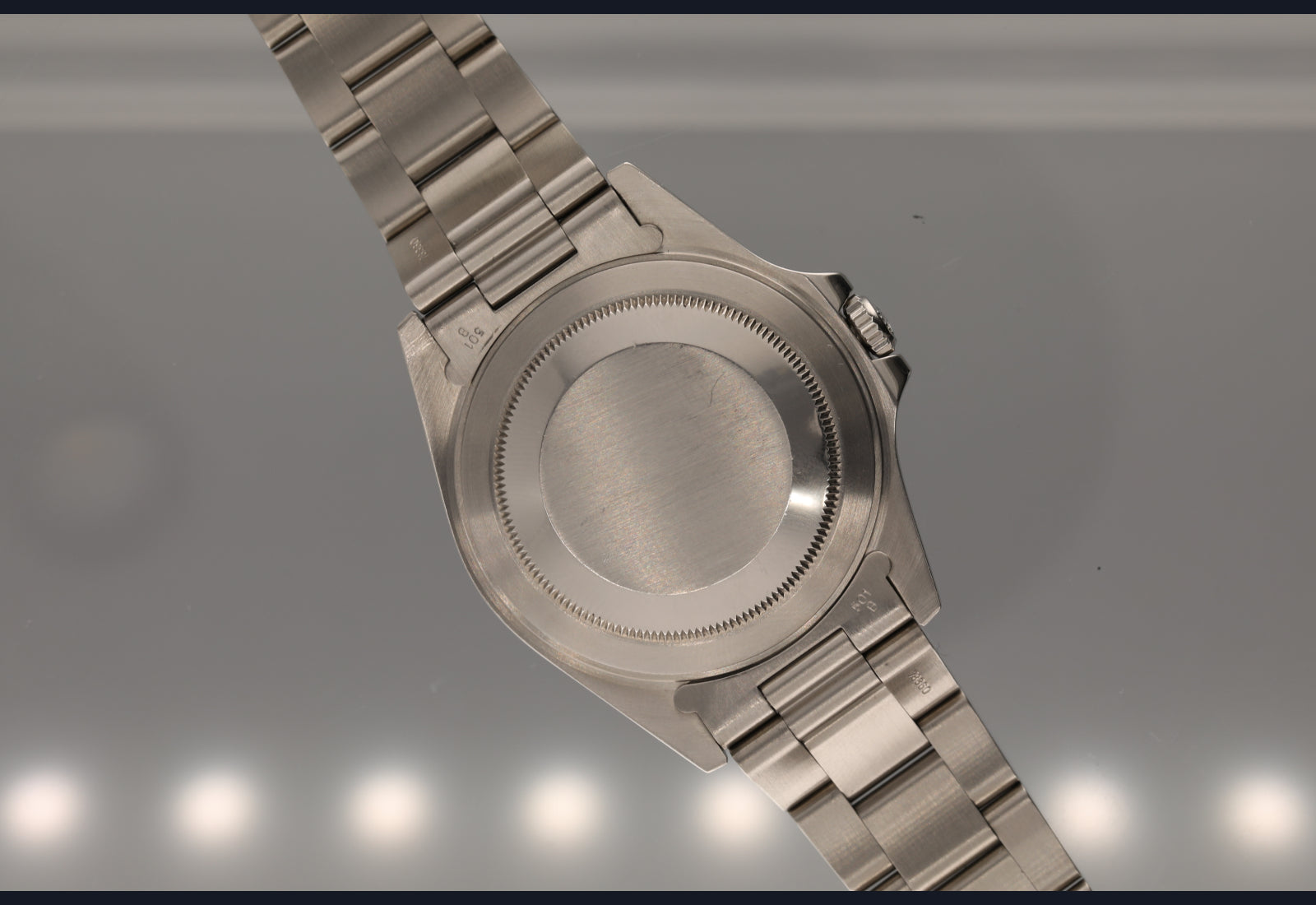 Polar 16570 with light cream patina and a sharp case
